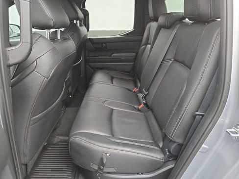 Certified 2025 Toyota Tacoma SR5 AWD/4WD image 17