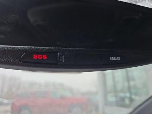 Used 2025 Chrysler Pacifica Limited image 71