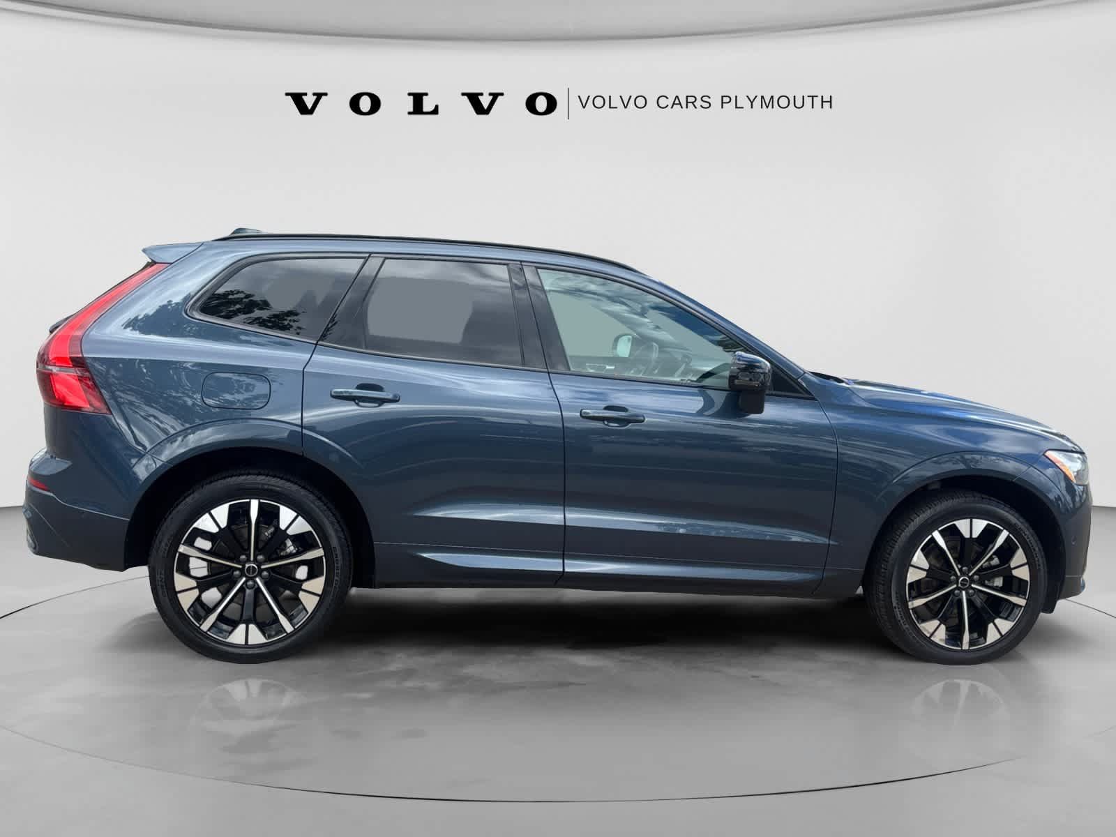 Used 2026 Volvo XC60 B5 Plus AWD/4WD image 8