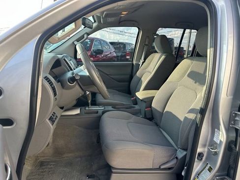 Used 2016 Nissan Frontier SV AWD/4WD image 9
