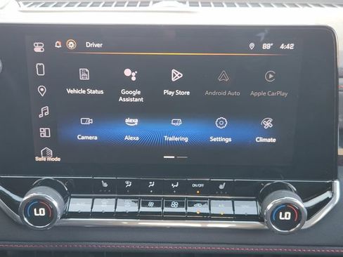 Used 2024 Chevrolet Colorado Z71 w/ Z71 Convenience Package 2 AWD/4WD image 15
