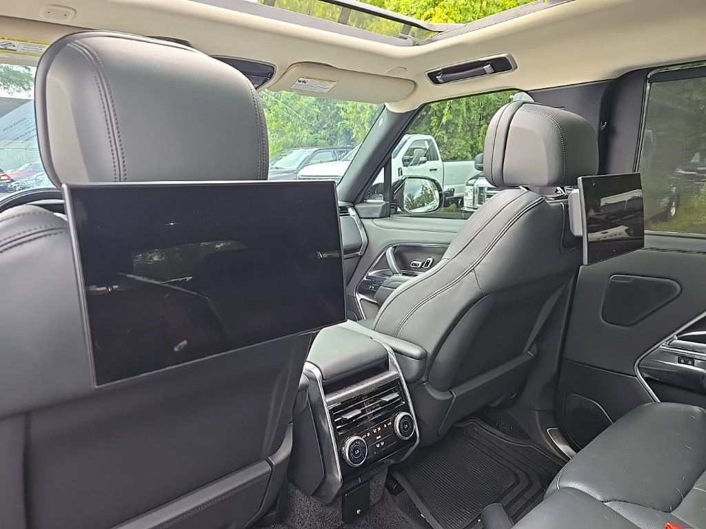 Used 2023 Land Rover Range Rover Long Wheelbase SE AWD/4WD image 13
