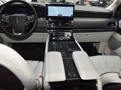 Used 2024 Lincoln Navigator Black Label AWD/4WD image 17