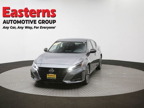 Used 2025 Nissan Altima 2.5 SV FWD image 53