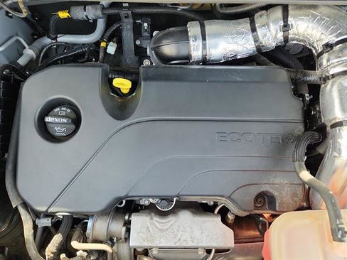 Used 2022 Chevrolet Trax LT w/ LT Convenience Package image 15