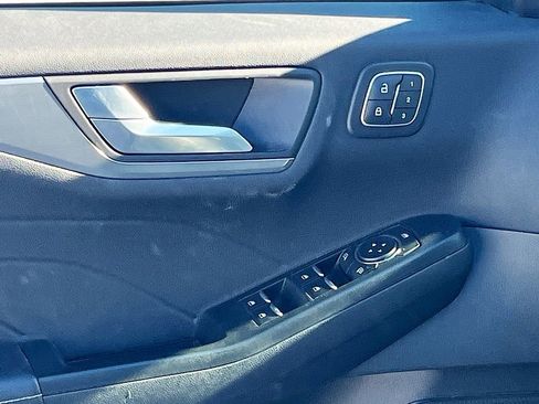 Used 2022 Ford Escape Titanium w/ Class II Trailer Tow Package image 18