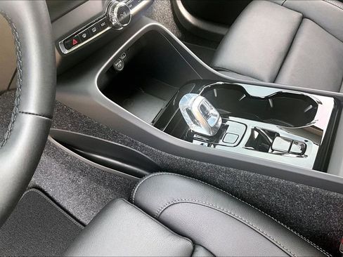 New 2026 Volvo XC40 B5 Ultra w/ Protection Package Premier AWD/4WD image 32