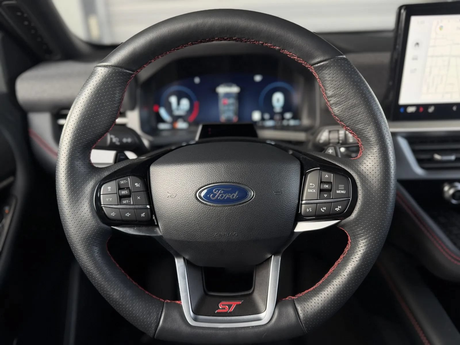 Used 2025 Ford Explorer ST AWD/4WD image 23