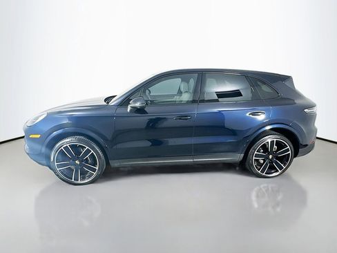 Certified 2023 Porsche Cayenne Platinum Edition AWD/4WD image 2