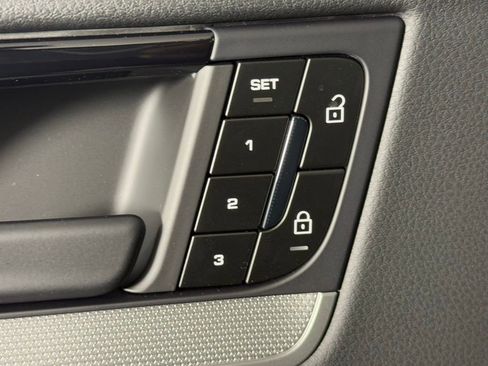 New 2026 Porsche Cayenne image 27