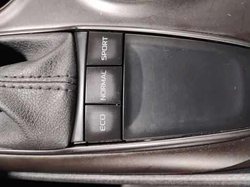 Used 2024 Toyota Camry SE image 32