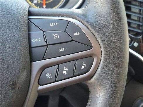 Used 2021 Jeep Cherokee Limited AWD/4WD image 12