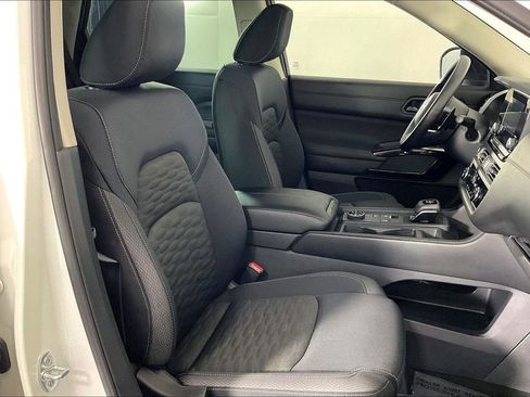 Certified 2025 Nissan Pathfinder S AWD/4WD image 9