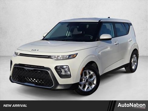 Used 2022 Kia Soul LX w/ Technology Package image 1
