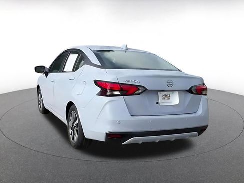 Used 2025 Nissan Versa SV FWD image 11