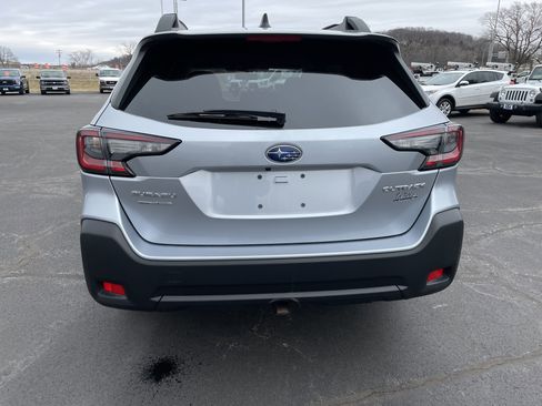 Used 2025 Subaru Outback Premium image 4