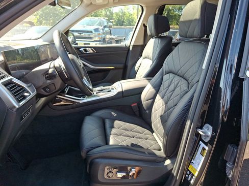 Used 2024 BMW X7 xDrive40i w/ Premium Package AWD/4WD image 11
