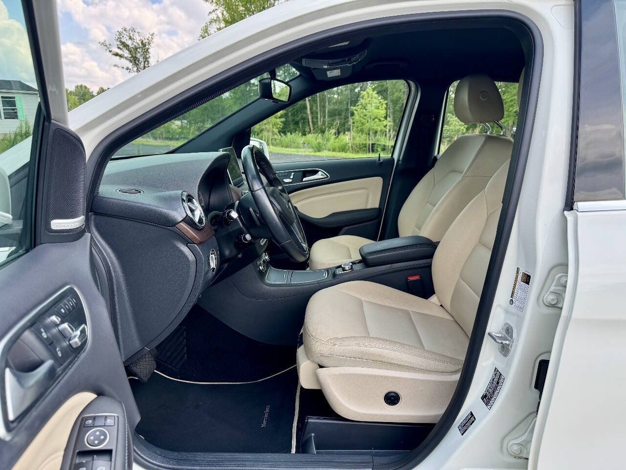 Used 2015 Mercedes-Benz B 250e image 11