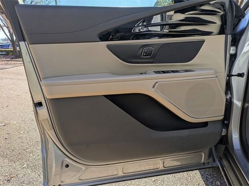 Used 2024 Lincoln Nautilus Premier image 21