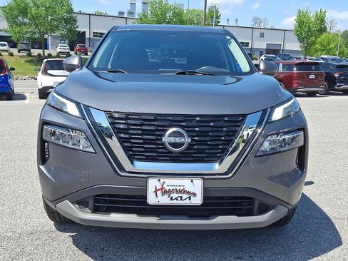 Used 2022 Nissan Rogue SV AWD/4WD image 2