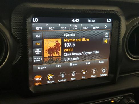 Used 2023 Jeep Wrangler Unlimited w/ Cold Weather Group AWD/4WD image 18