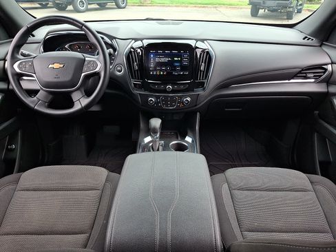 Used 2023 Chevrolet Traverse LT FWD image 15