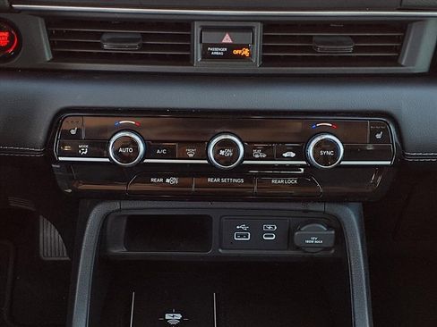 Used 2025 Honda Pilot EX-L image 15