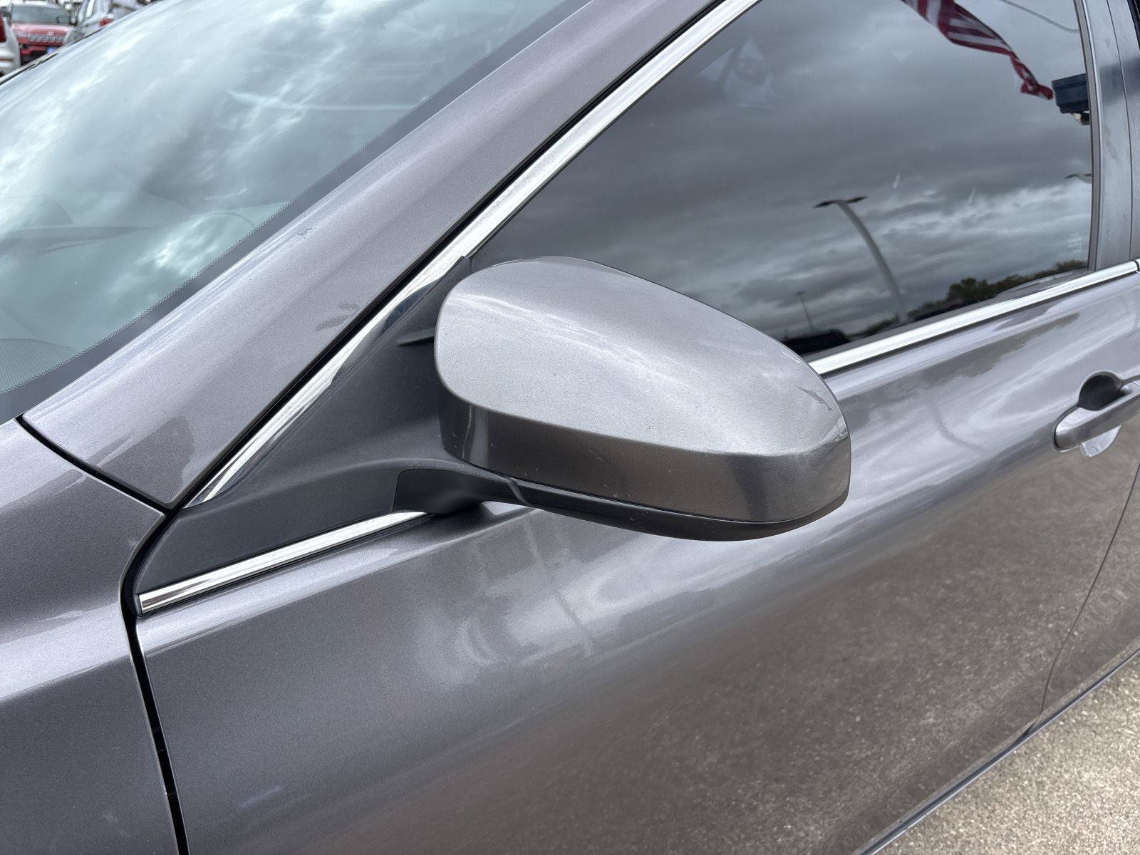Used 2015 Toyota Camry SE FWD image 20