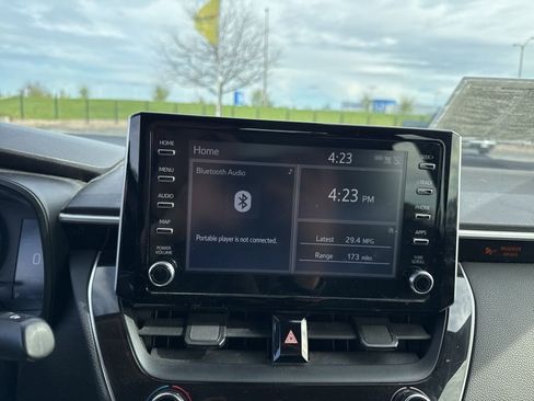Used 2020 Toyota Corolla LE FWD image 17