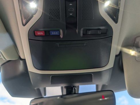 Used 2025 Subaru Outback Limited image 15