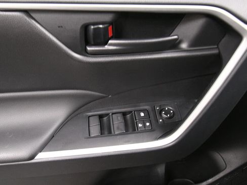 Certified 2025 Toyota RAV4 LE AWD/4WD image 11
