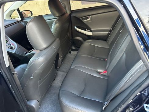 Used 2015 Toyota Prius image 7