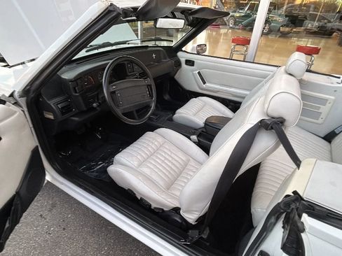 Used 1993 Ford Mustang LX RWD image 17