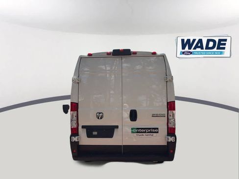 Used 2025 RAM ProMaster 2500 w/ Convenience Group FWD image 4