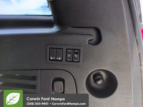 Used 2019 Chevrolet Suburban Premier w/ RST Edition AWD/4WD image 30
