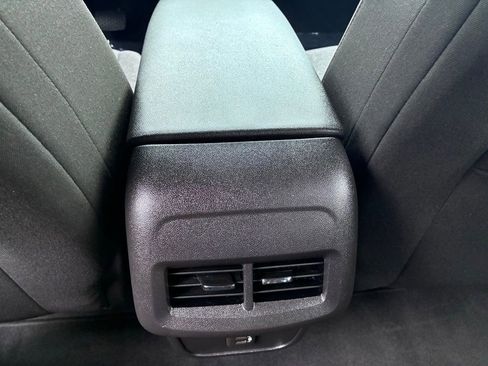 Used 2024 Chevrolet Equinox LT AWD/4WD image 18