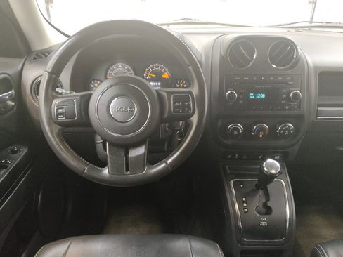 Used 2017 Jeep Patriot High Altitude AWD/4WD image 22