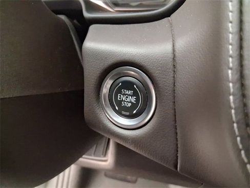 Used 2021 Chevrolet Suburban LT image 22