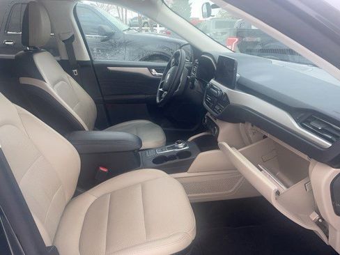 Used 2022 Ford Escape SEL w/ Technology Package image 13