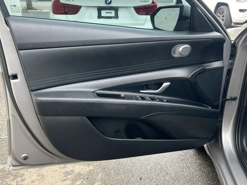 Used 2023 Hyundai Elantra SEL FWD image 11