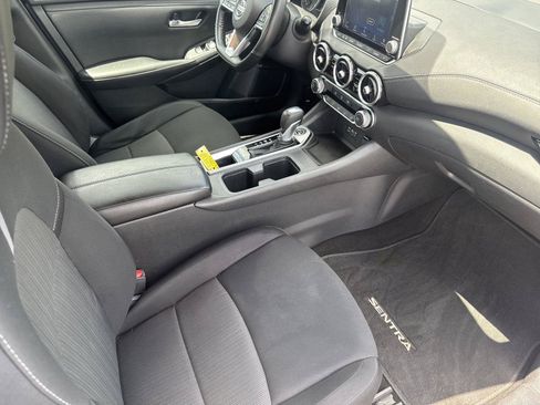 Used 2022 Nissan Sentra SV FWD image 33