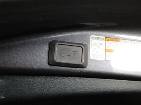 Used 2015 Toyota RAV4 Limited AWD/4WD image 19