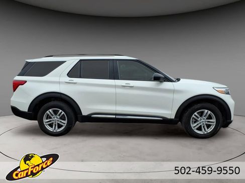 Used 2023 Ford Explorer XLT image 10