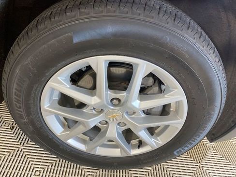 Used 2024 Chevrolet Equinox LT w/ LPO, Floor Liner Package FWD image 22