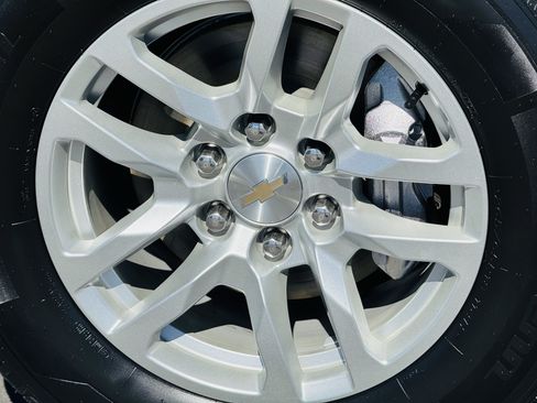 Certified 2024 Chevrolet Tahoe LT RWD image 6