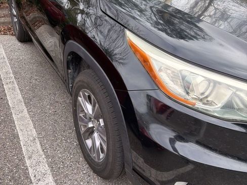 Used 2015 Toyota Highlander XLE image 3