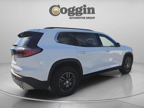 Used 2025 GMC Acadia Elevation image 8