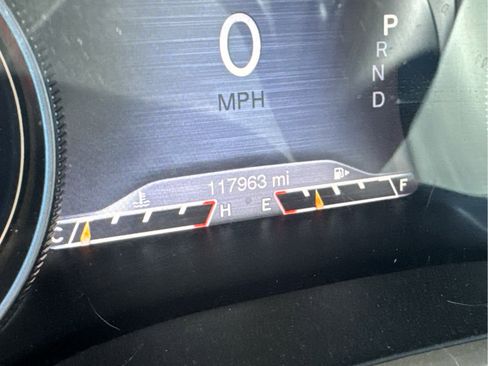 Used 2016 Jeep Cherokee Limited image 10