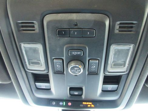 Used 2021 Chevrolet Tahoe Z71 w/ Z71 Signature Package image 35