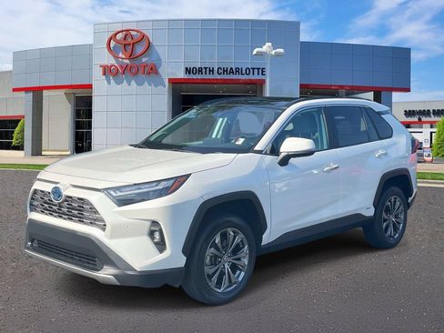 Used 2022 Toyota RAV4 Limited AWD/4WD image 5